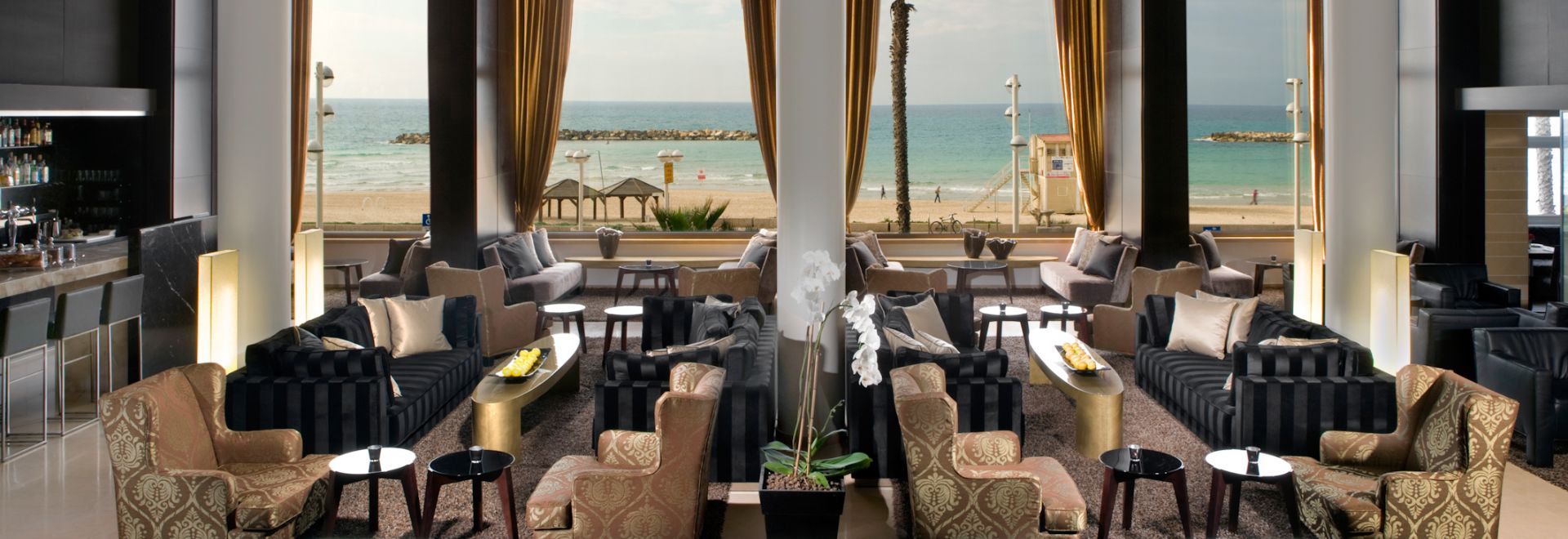 בר בלובי דן תל אביב